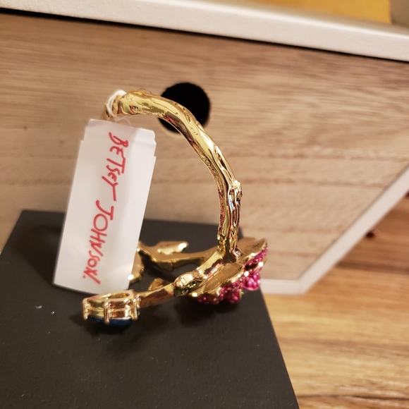 Betsey Johnson Bracelet - Picture 8 of 16